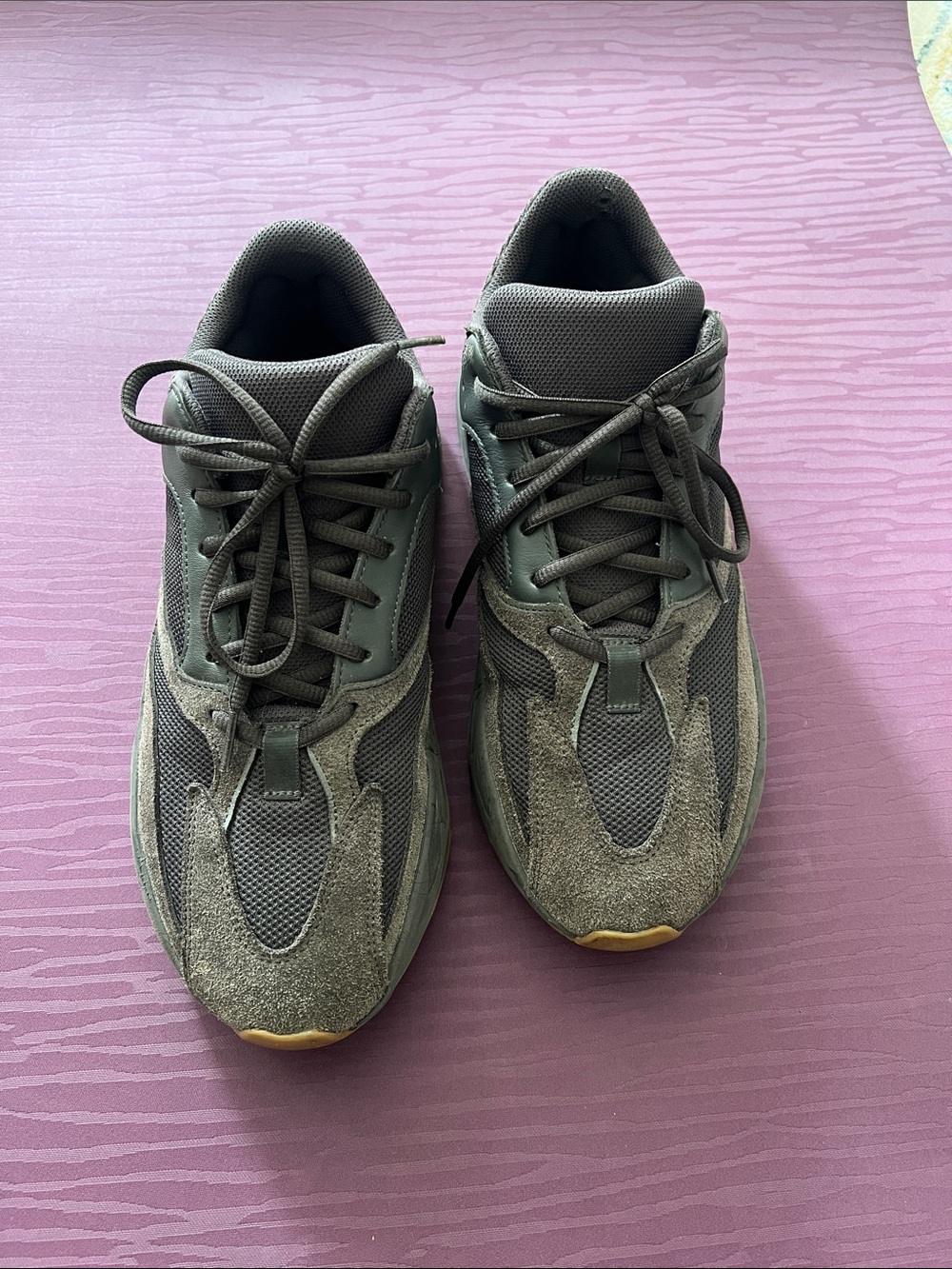 Yeezy Men's Low-Top Sneakers - Olive
